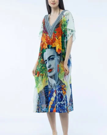 Rochie lunga de plaja tip poncho cu motive florale si Frida Kahlo