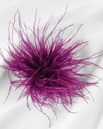 Brosa puf pene fine magenta cu diametru de 15 cm, cu clips pentru par