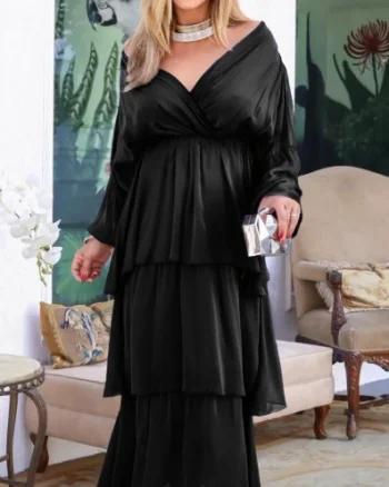 Rochie lunga suprapusa din matase, cu trei volane mari si maneca lunga, neagra