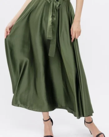 Fusta clos kaki din satin, cu elastic si cordon in talie