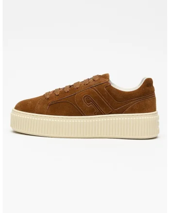 Pantofi sport flatform de piele intoarsa cu monograma in relief, Maro cognac
