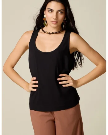 Top cu decolteu amplu, Negru