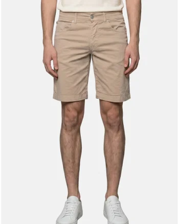 Blugi scurti cu model uni, Bej