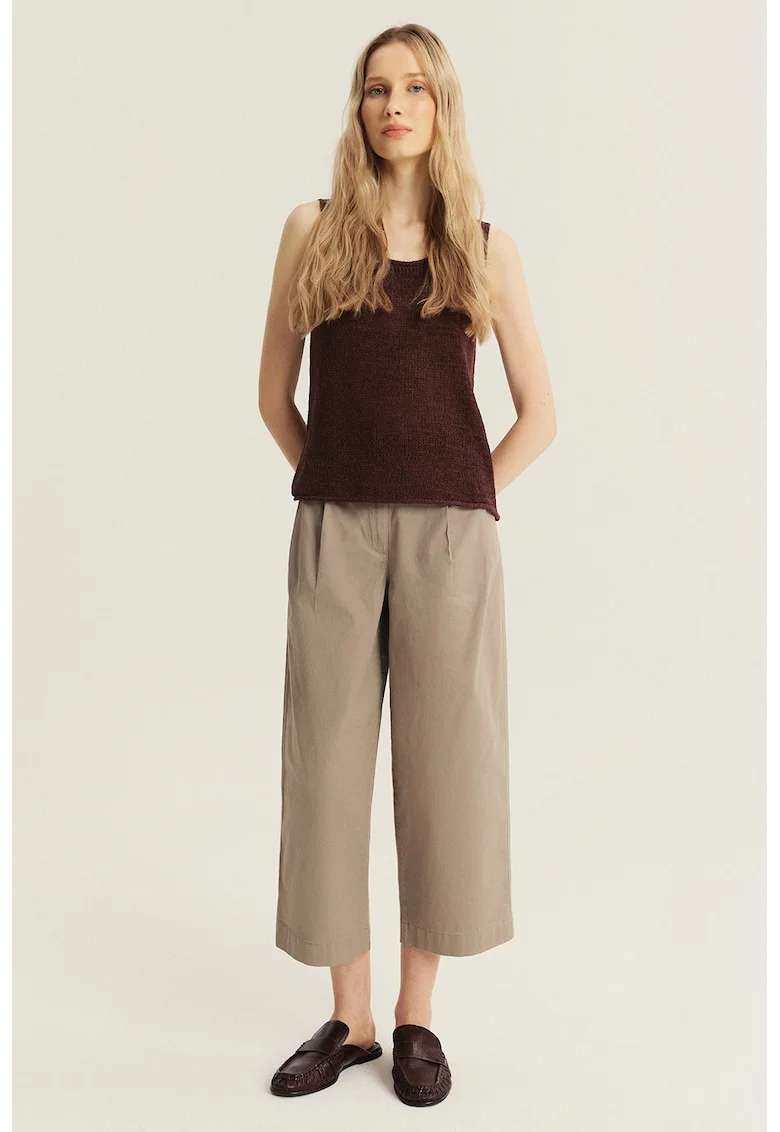 Pantaloni crop ampli cu pliuri frontale, Maro deschis