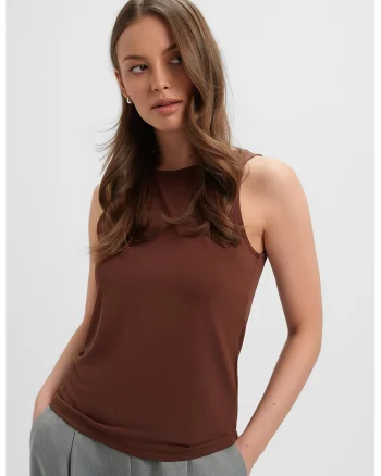 Top uni cu decolteu la baza gatului, Maro cognac