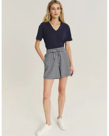 Pantaloni scurti cu talie inalta si snur, Alb/Albastru inchis