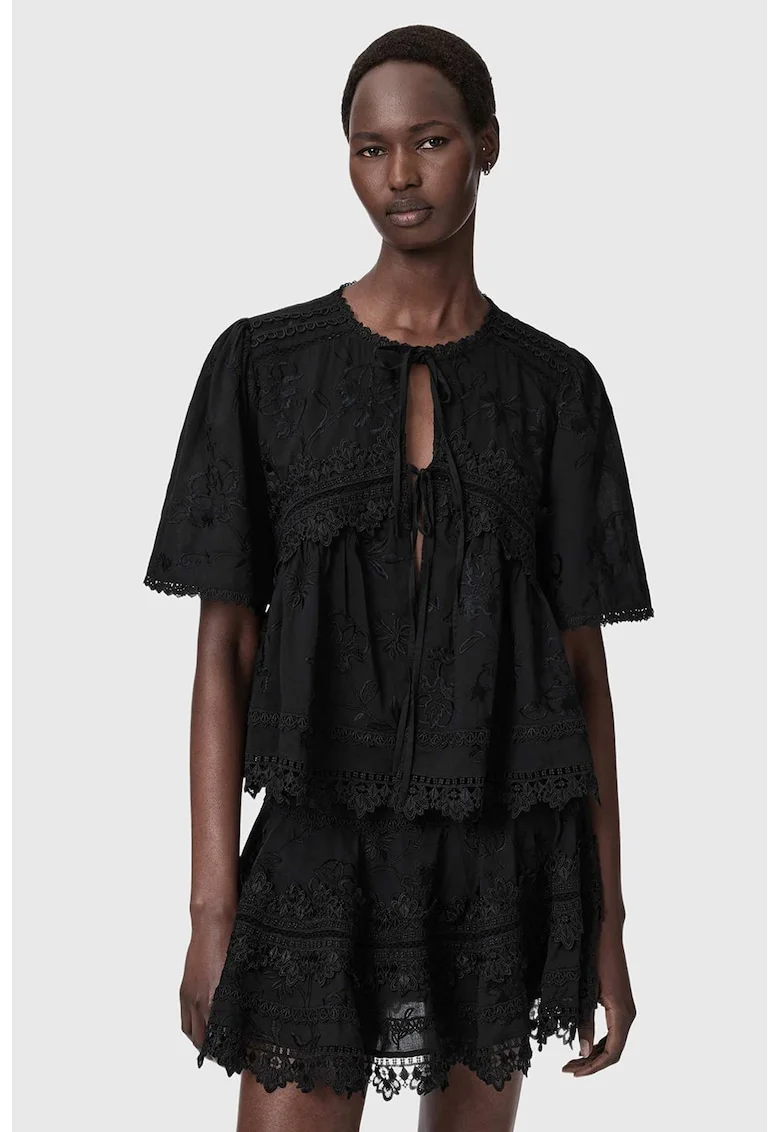 Tricou lejer cu broderie, Negru
