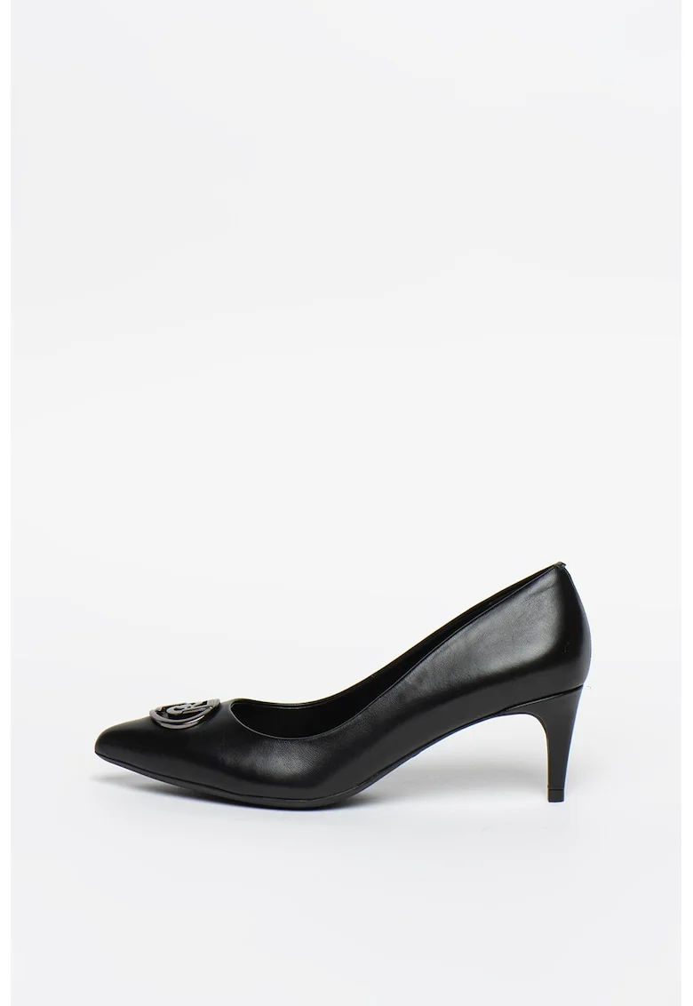 Pantofi de piele cu varf ascutit si logo metalic Katia