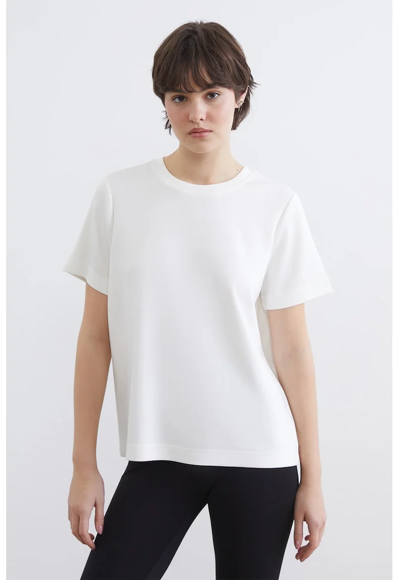 Tricou cu model uni si decolteu la baza gatului, Alb