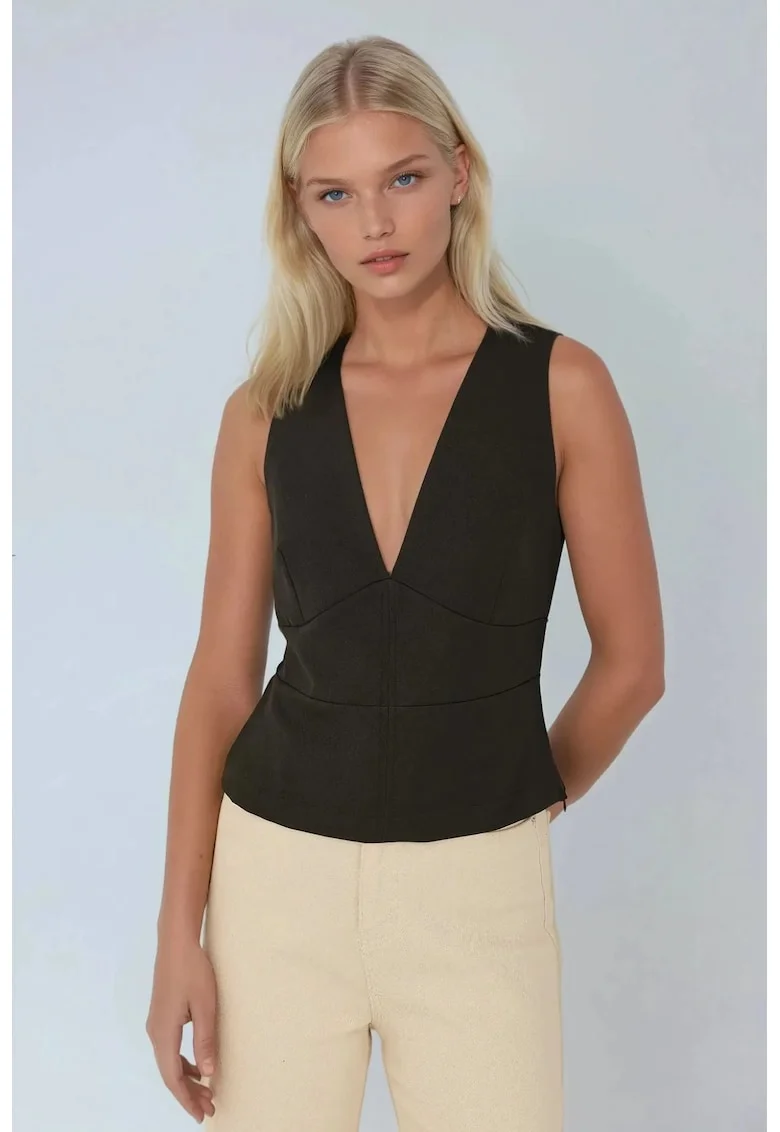 Top  top fara maneci, decolteu in V, negru, bumbac