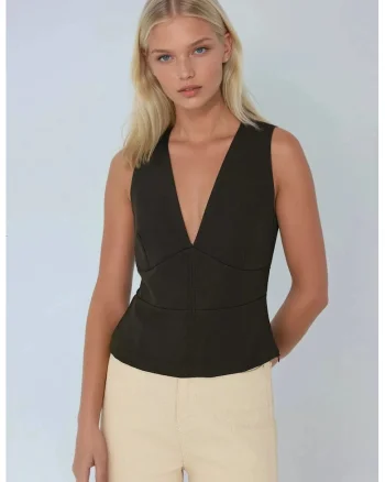 Top  top fara maneci, decolteu in V, negru, bumbac