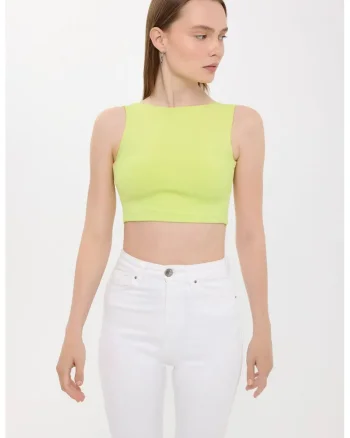 Top crop uni, cu decolteu barcuta