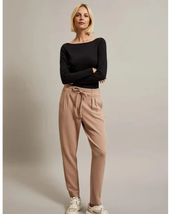 Pantaloni bej cu legare, Maro