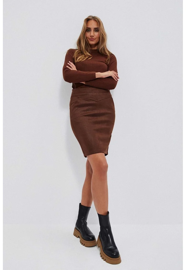 Fusta creion castan, Maro
