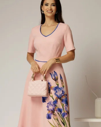 Rochie midi roz clos cu imprimeu indiggo si decolteu in V