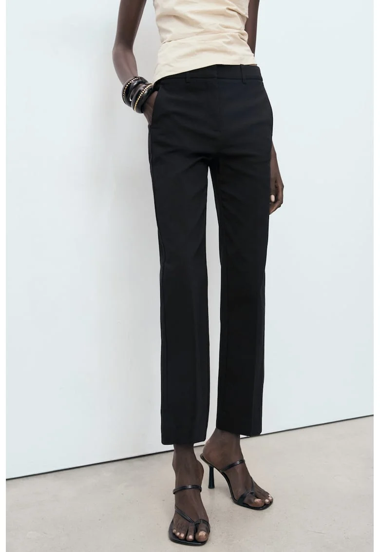 Pantaloni Chino drepti, Negru