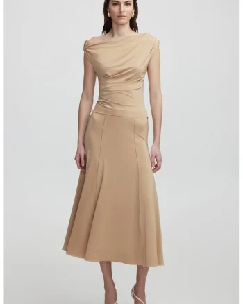 Fusta midi evazata, Maro camel