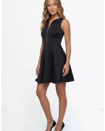 Rochie cocktail mini, croiala clasica, evazata, fara maneci, cu decolteu inchis si inchidere cu fermoar - M1356, Negru
