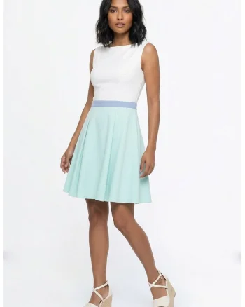 Rochie cocktail eleganta cu decolteu barcuta, fara maneci, croi evazat, lungime midi - M1338, Verde menta