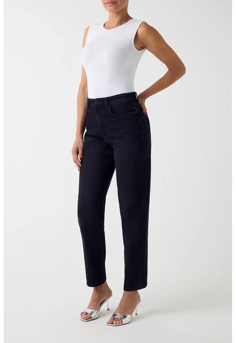Blugi mom fit, Negru stins