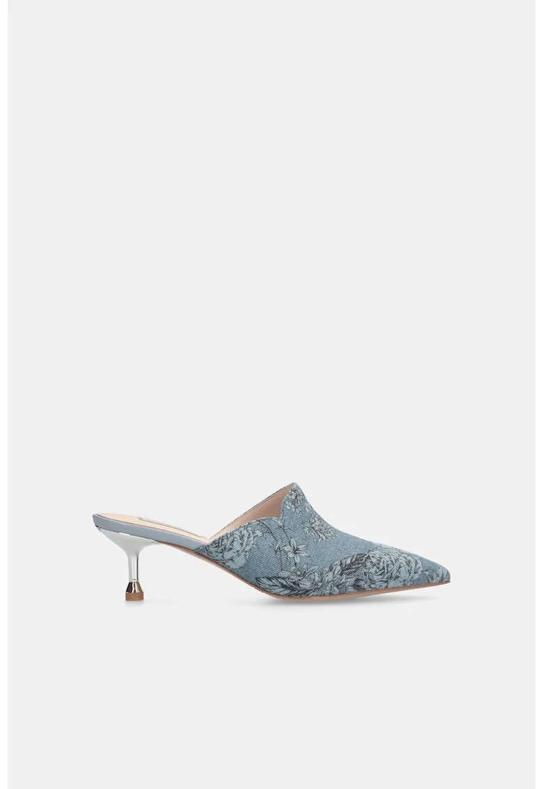 Saboti din denim cu model floral si toc