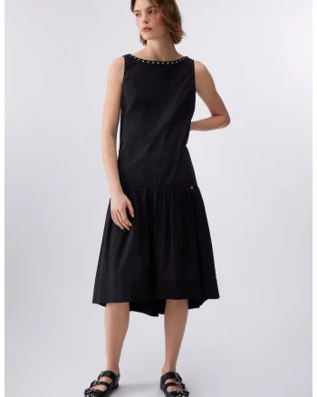 Rochie evazata cu decolteu in V si pietre, Negru