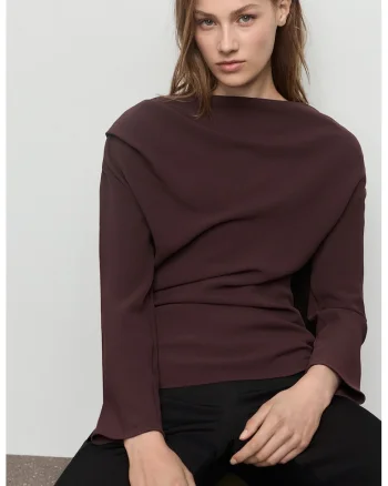Bluza cu decolteu asimetric si fronseuri, Maro cognac