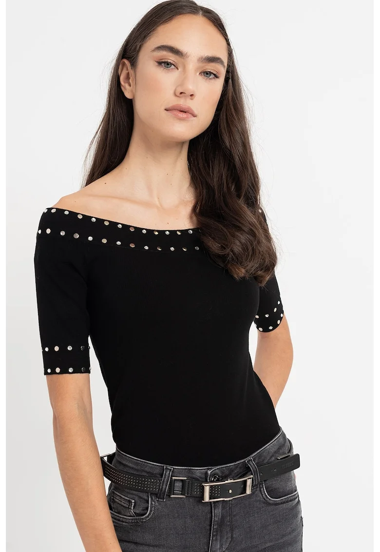 Pulover slim fit cu decolteu pe umari si nituri metalice, Negru