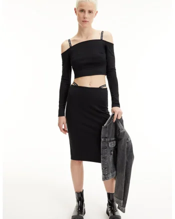 Bluza crop cu decupaje pe umeri, Negru