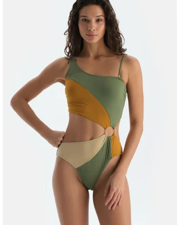 Costum de baie intreg cu model colorblock, Maro scortisoara/Maro camel