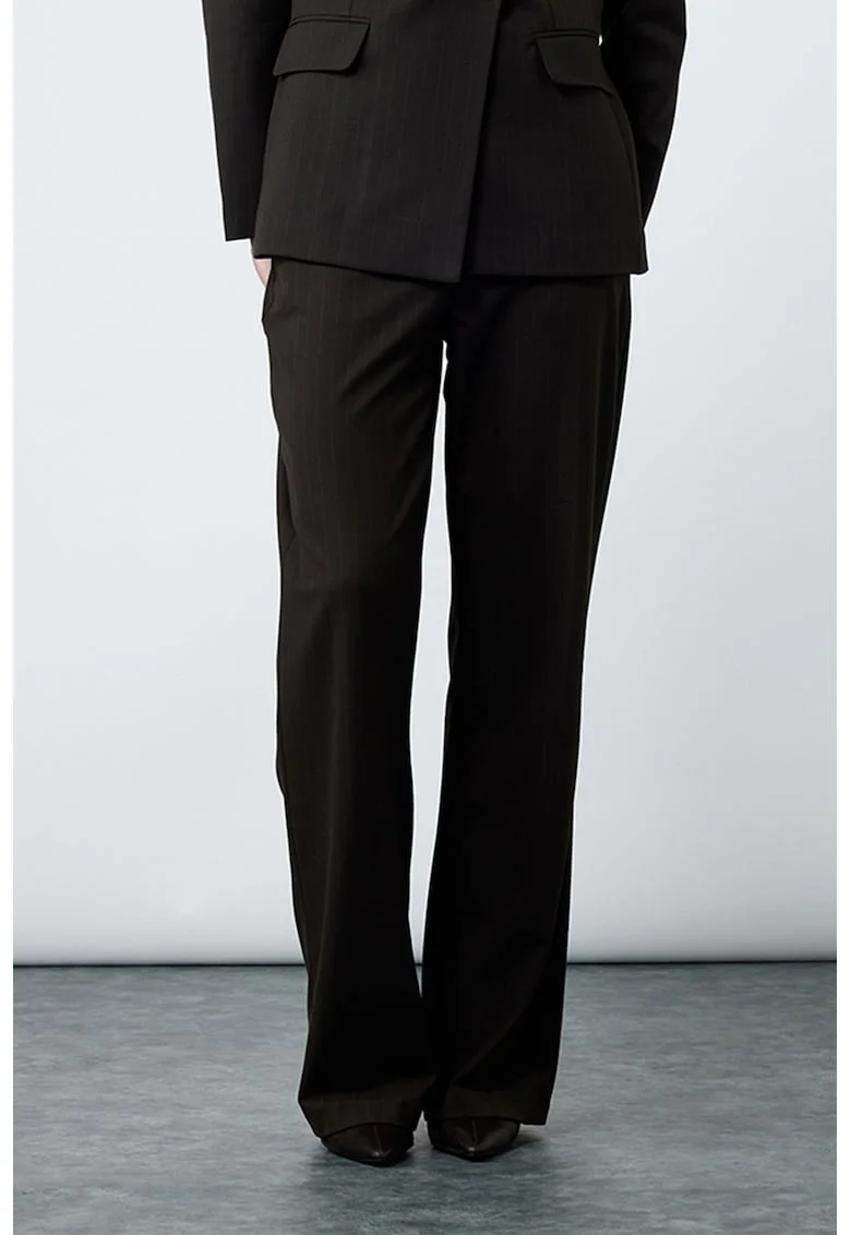 Pantaloni eleganti in dungi cu buzunare laterale, Maro inchis