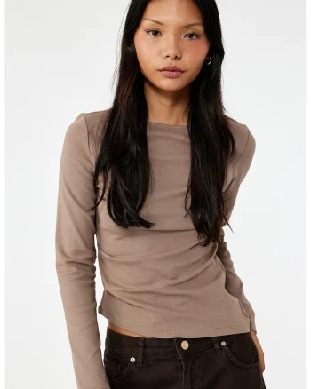 Bluza slim fit cu decolteu rotund, Maro camel