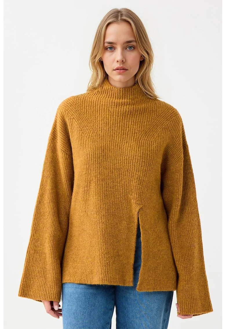 Pulover lejer cu slit frontal, Maro deschis