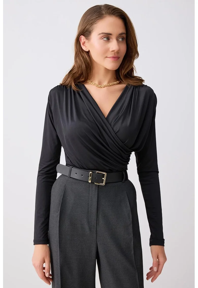 Bluzaslim-fit cu model drapat, Negru