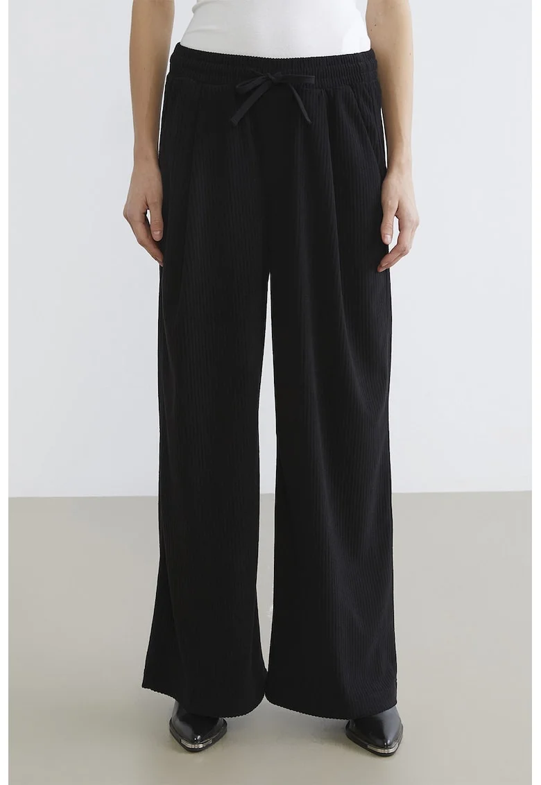 Pantaloni cu croiala ampla si talie inalta, Negru