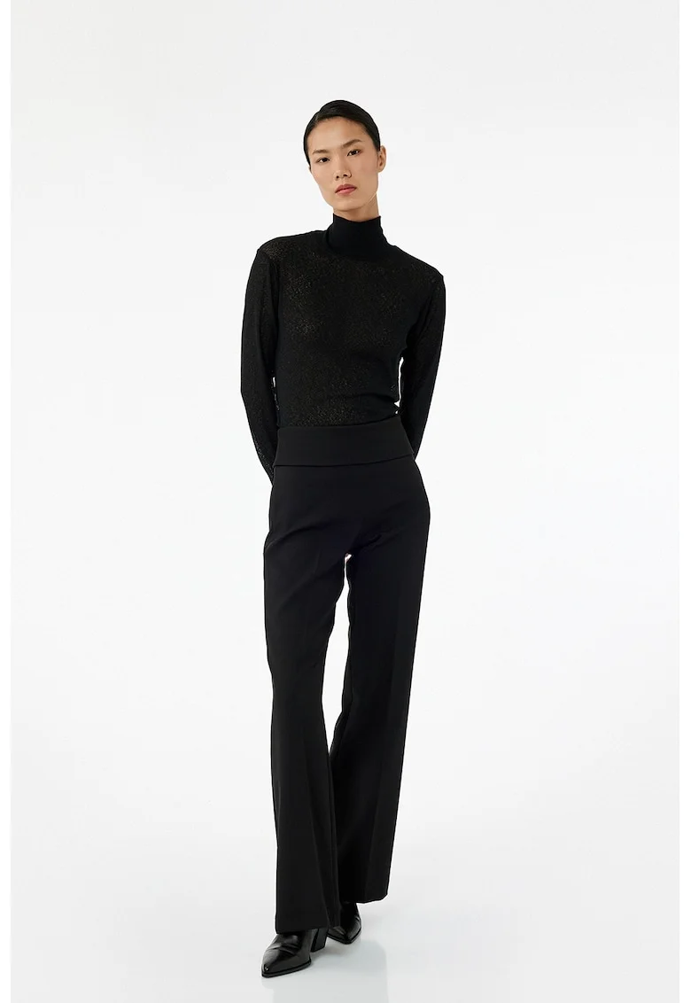 Pantaloni cu croiala dreapta si model uni, Negru