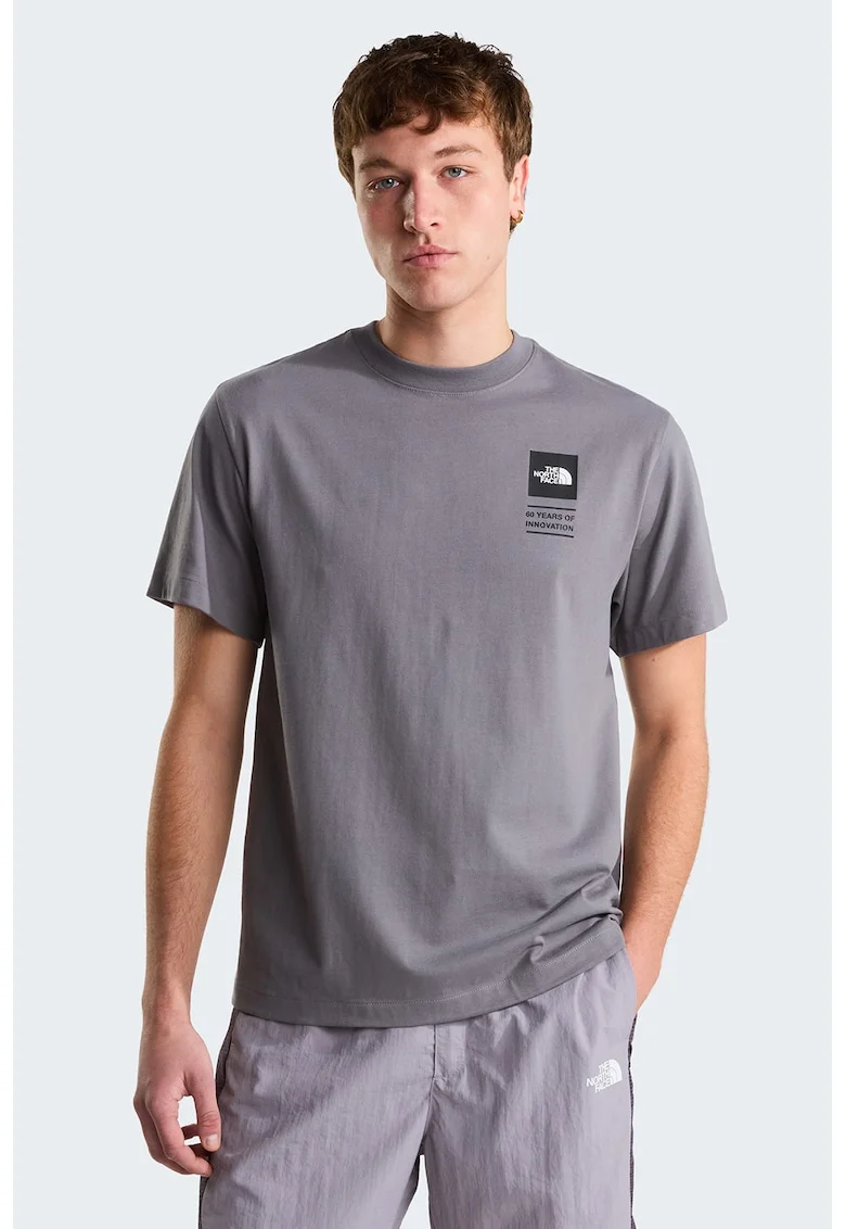 Tricou relaxed fit cu imprimeu grafic pe partea din spate Celebration, Rosu/Galben/Albastru/Gri inchis
