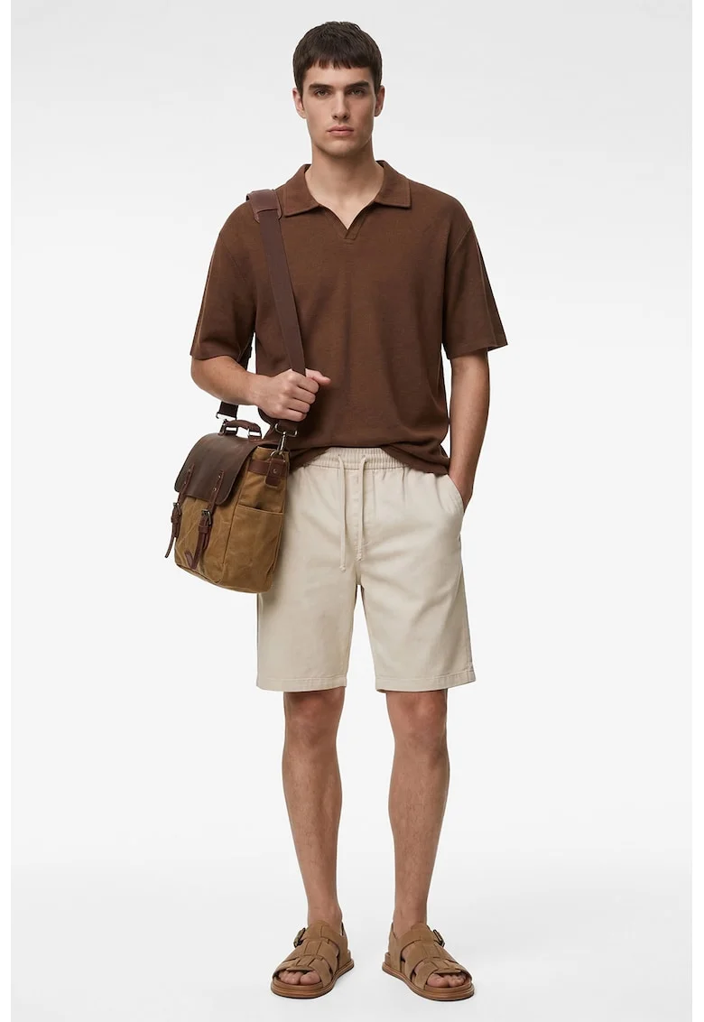 Tricou regular fit cu guler polo si decupaj in V, Maro inchis