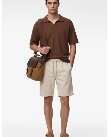 Tricou regular fit cu guler polo si decupaj in V, Maro inchis