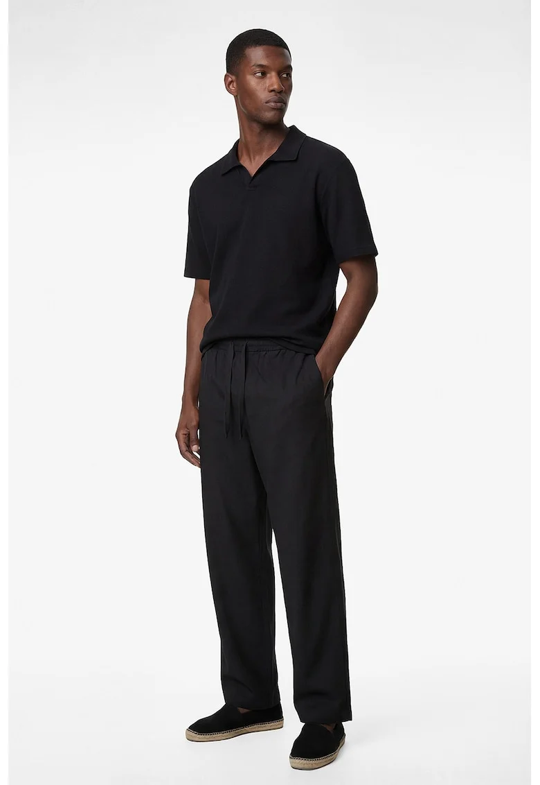 Tricou regular fit cu guler polo si decupaj in V, Negru