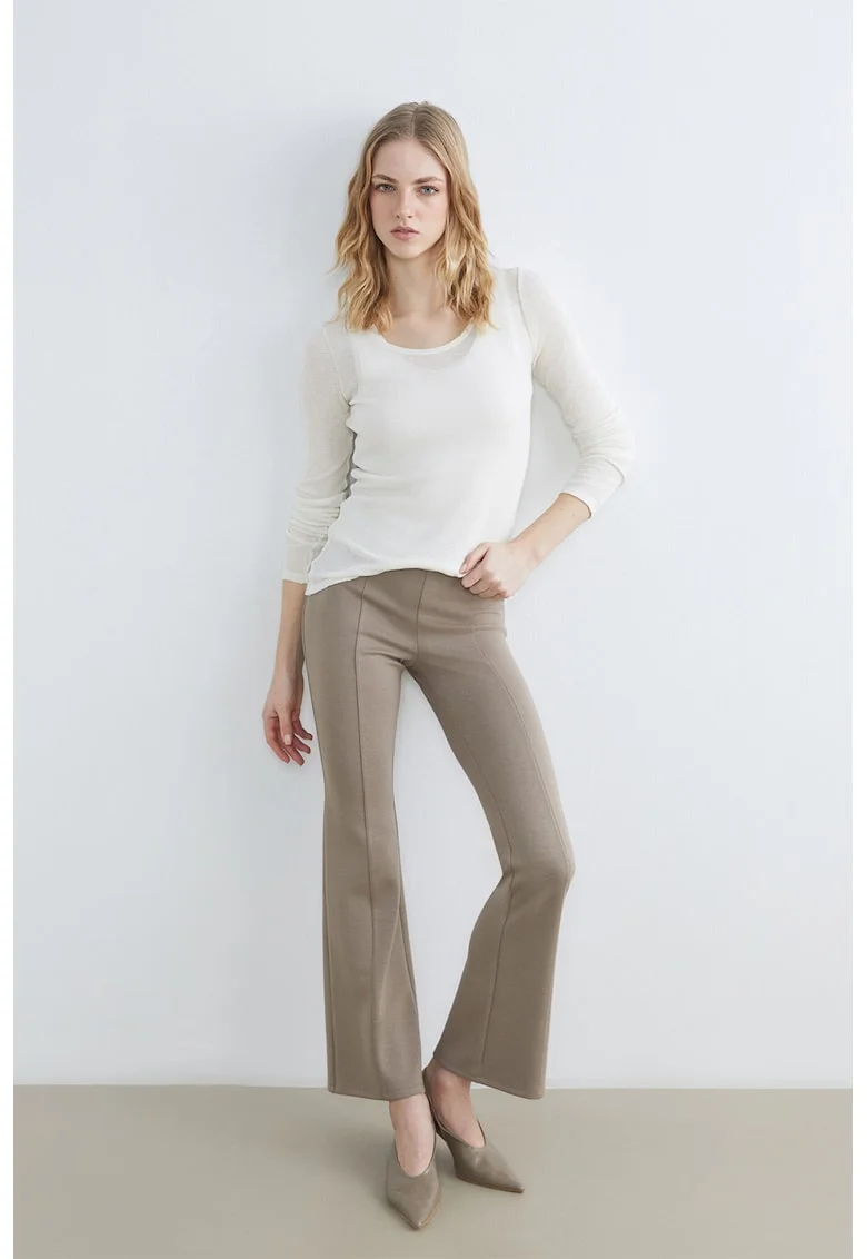 Pantaloni evazati cu detalii pensa, Maro deschis