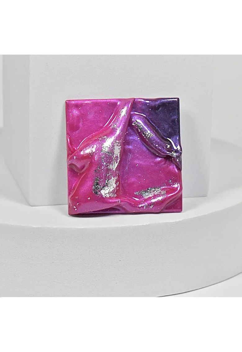 Brosa Square, Violet/Roz