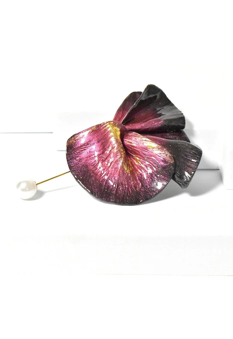 Brosa Dalia 6, Auriu/Visiniu/Negru