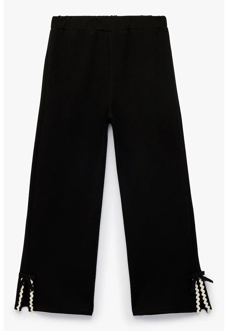 Pantaloni cu croiala ampla si funde, Negru