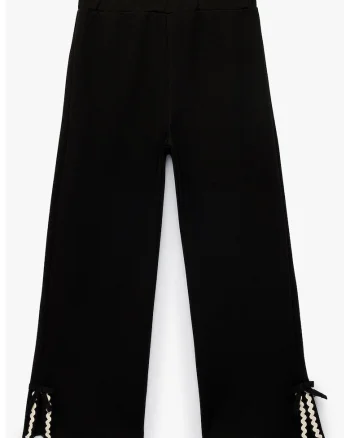 Pantaloni cu croiala ampla si funde, Negru