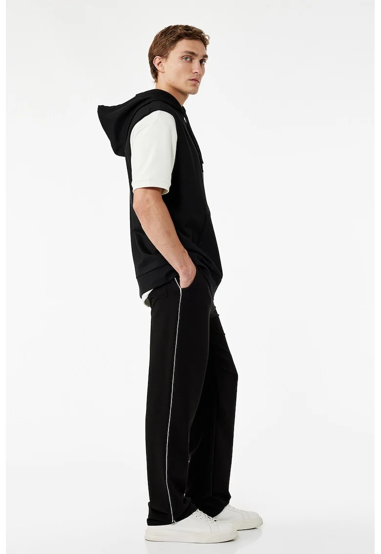 Pantaloni cu croiala ampla si snur de ajustare in talie, Negru