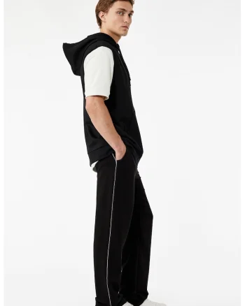 Pantaloni cu croiala ampla si snur de ajustare in talie, Negru