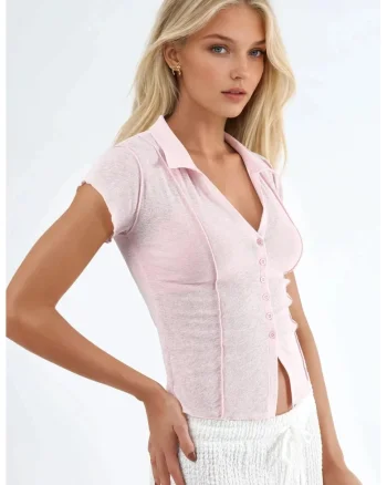 Tricou cu guler ascutit, Roz pudrat