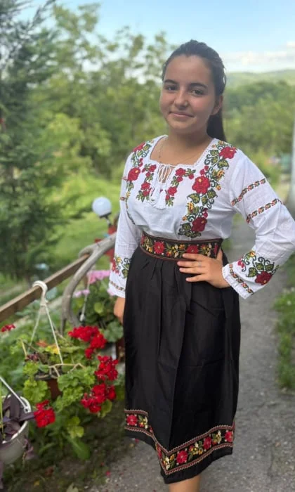 Costum Traditional IE si Fusta