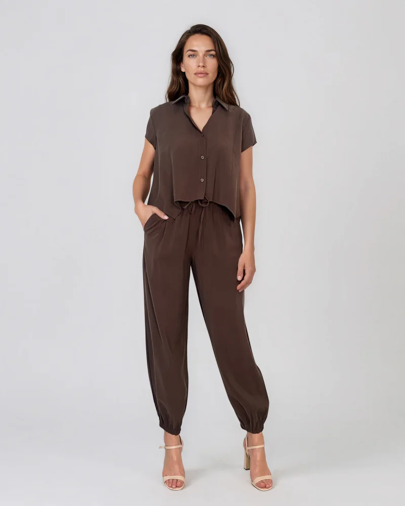 Compleu din vâscoză cu cămașă și pantaloni lejeri maro închis - Unica S-L